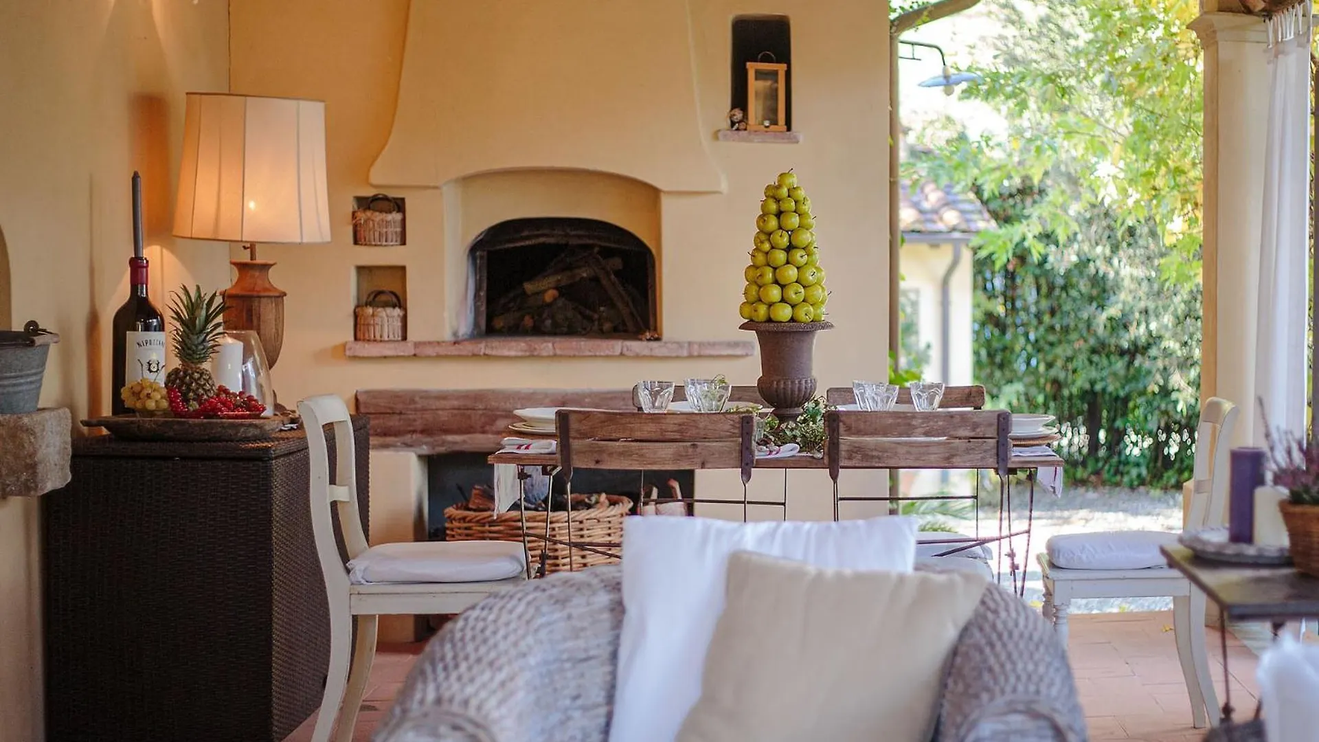 Villa Label, When Creativity Meets Style In Endless Romanticism Corsanico-Bargecchia