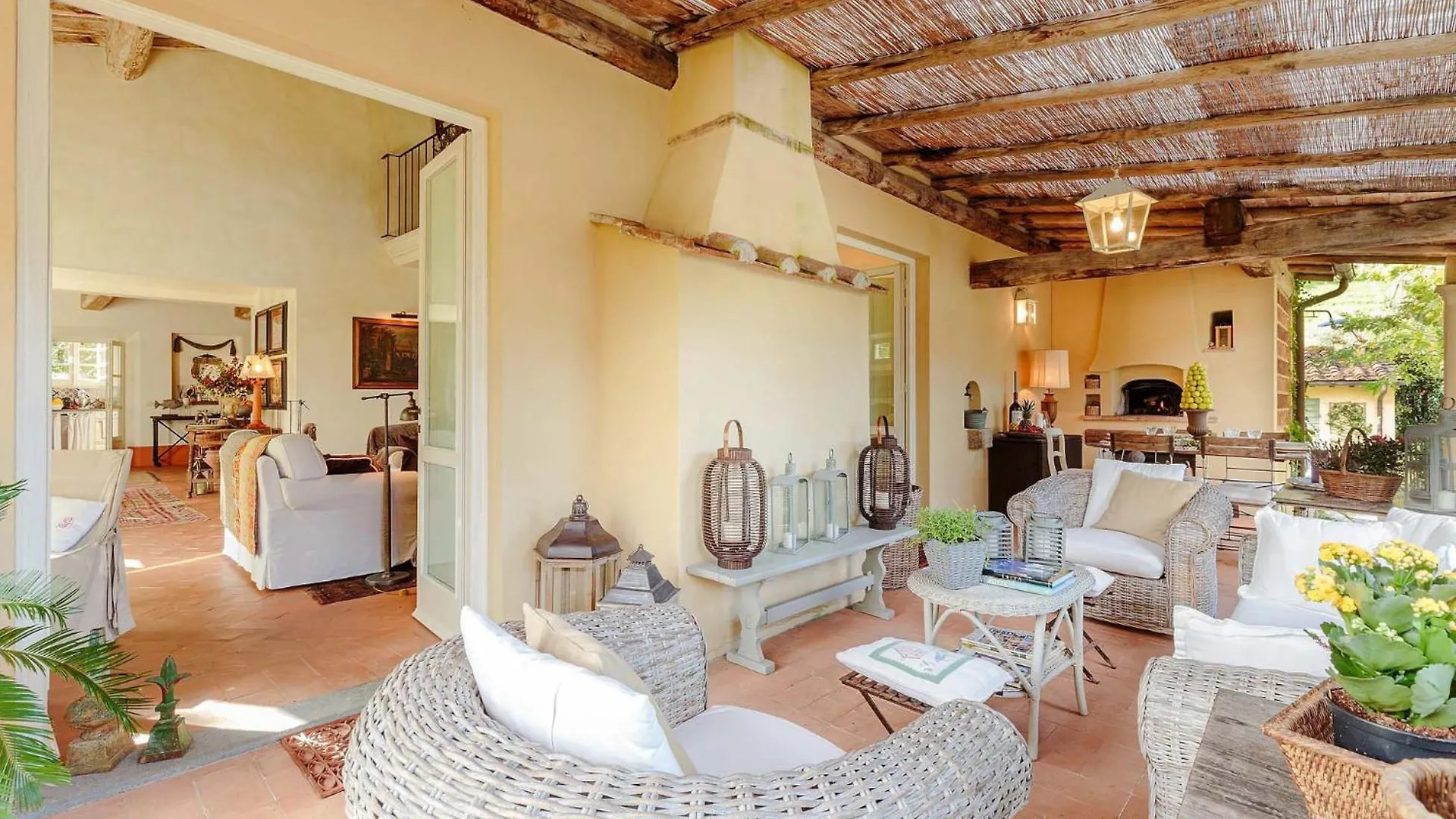 Villa Label, When Creativity Meets Style In Endless Romanticism Corsanico-Bargecchia Italia