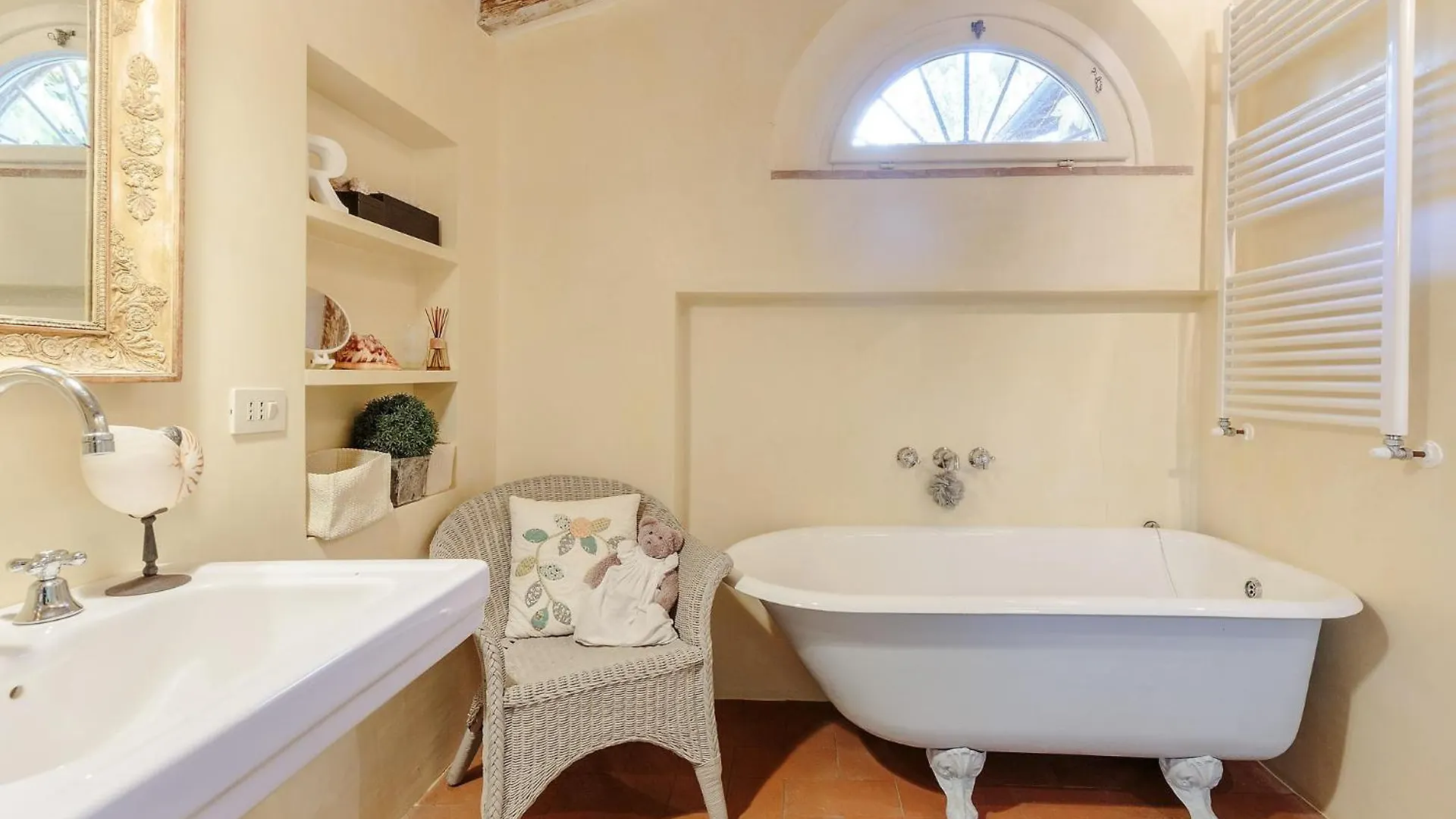 Villa Label, When Creativity Meets Style In Endless Romanticism Corsanico-Bargecchia