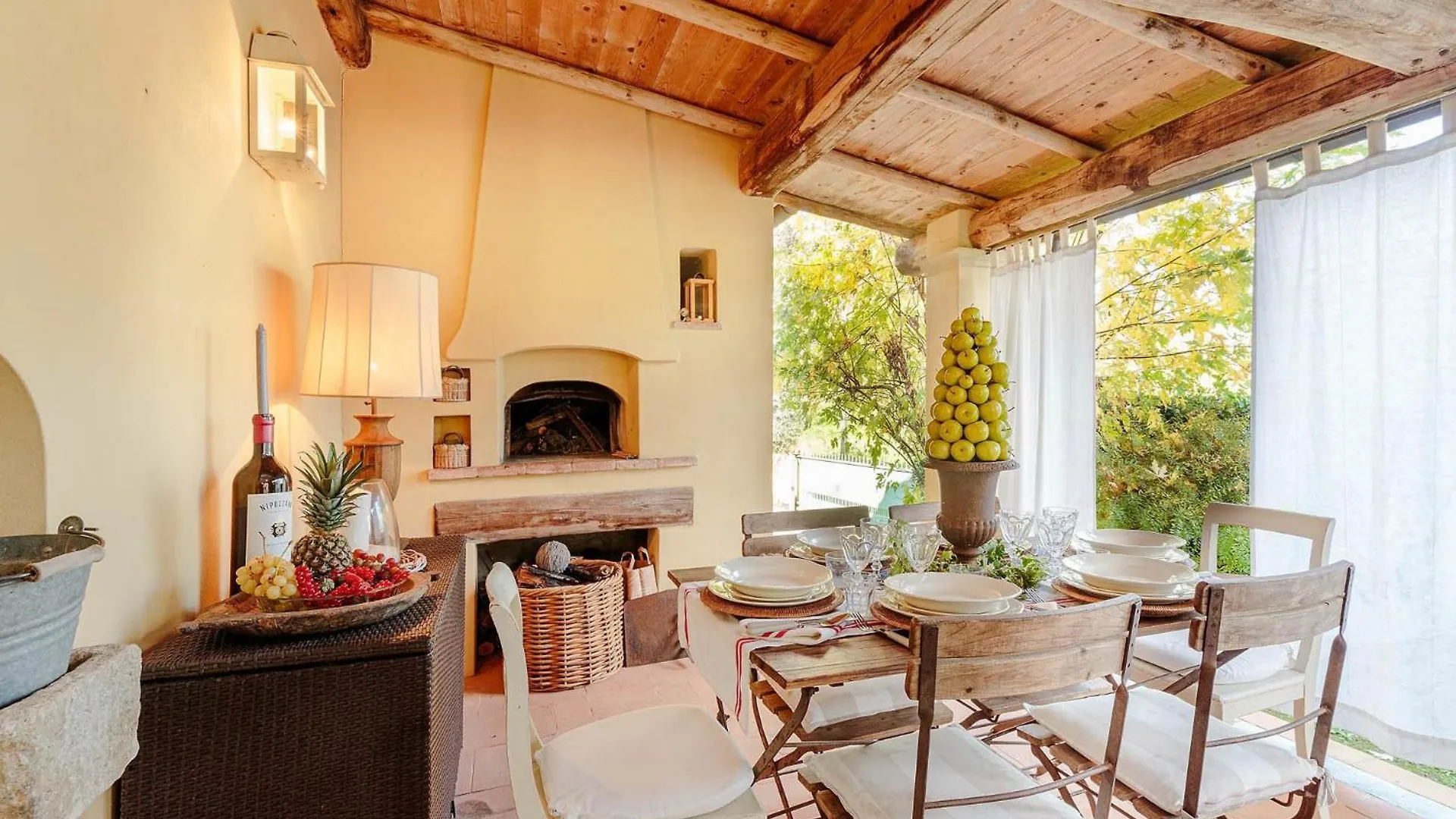 Villa Label, When Creativity Meets Style In Endless Romanticism Corsanico-Bargecchia