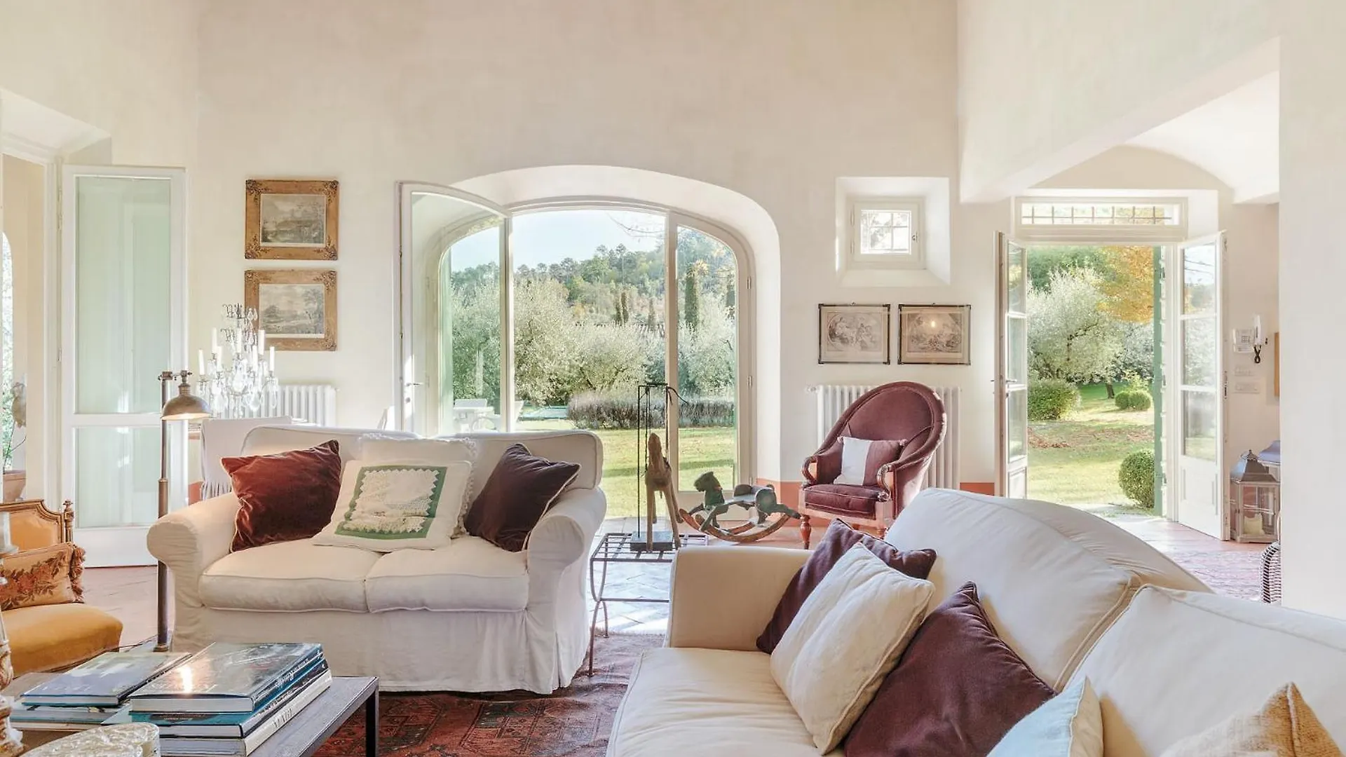 Villa Label, When Creativity Meets Style In Endless Romanticism Corsanico-Bargecchia