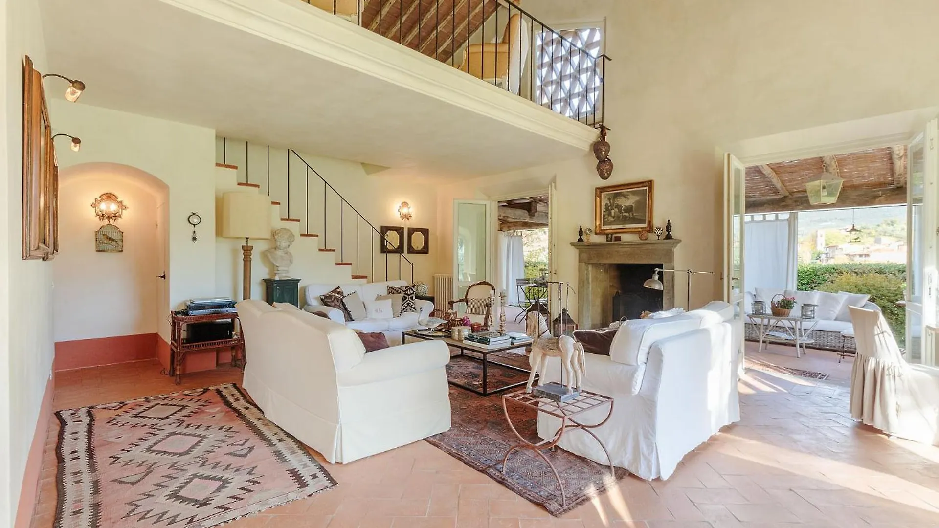 Villa Label, When Creativity Meets Style In Endless Romanticism Corsanico-Bargecchia