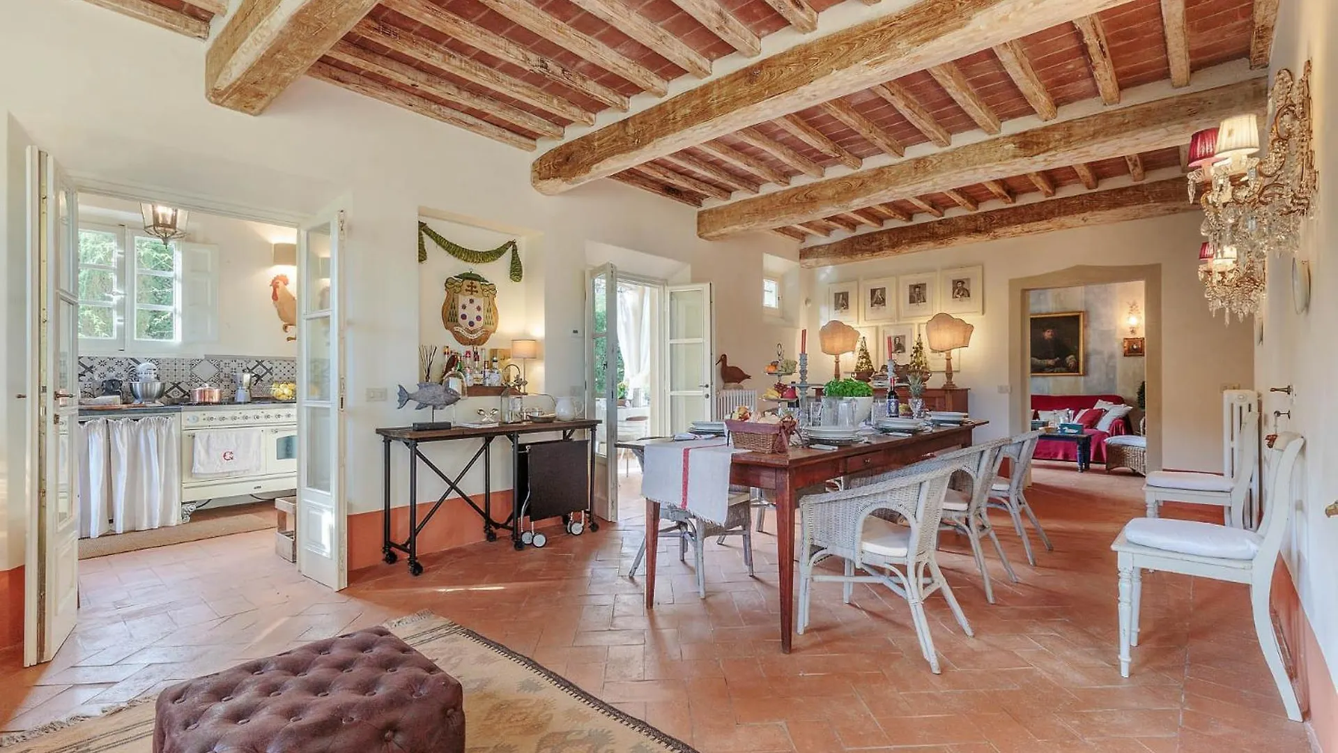 Villa Label, When Creativity Meets Style In Endless Romanticism Corsanico-Bargecchia Italia