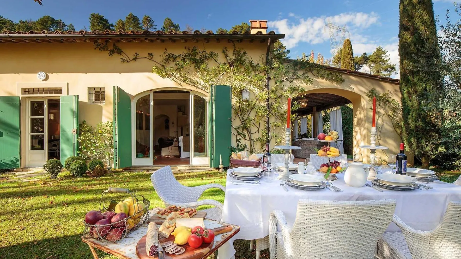 Villa Label, When Creativity Meets Style In Endless Romanticism Corsanico-Bargecchia Italia