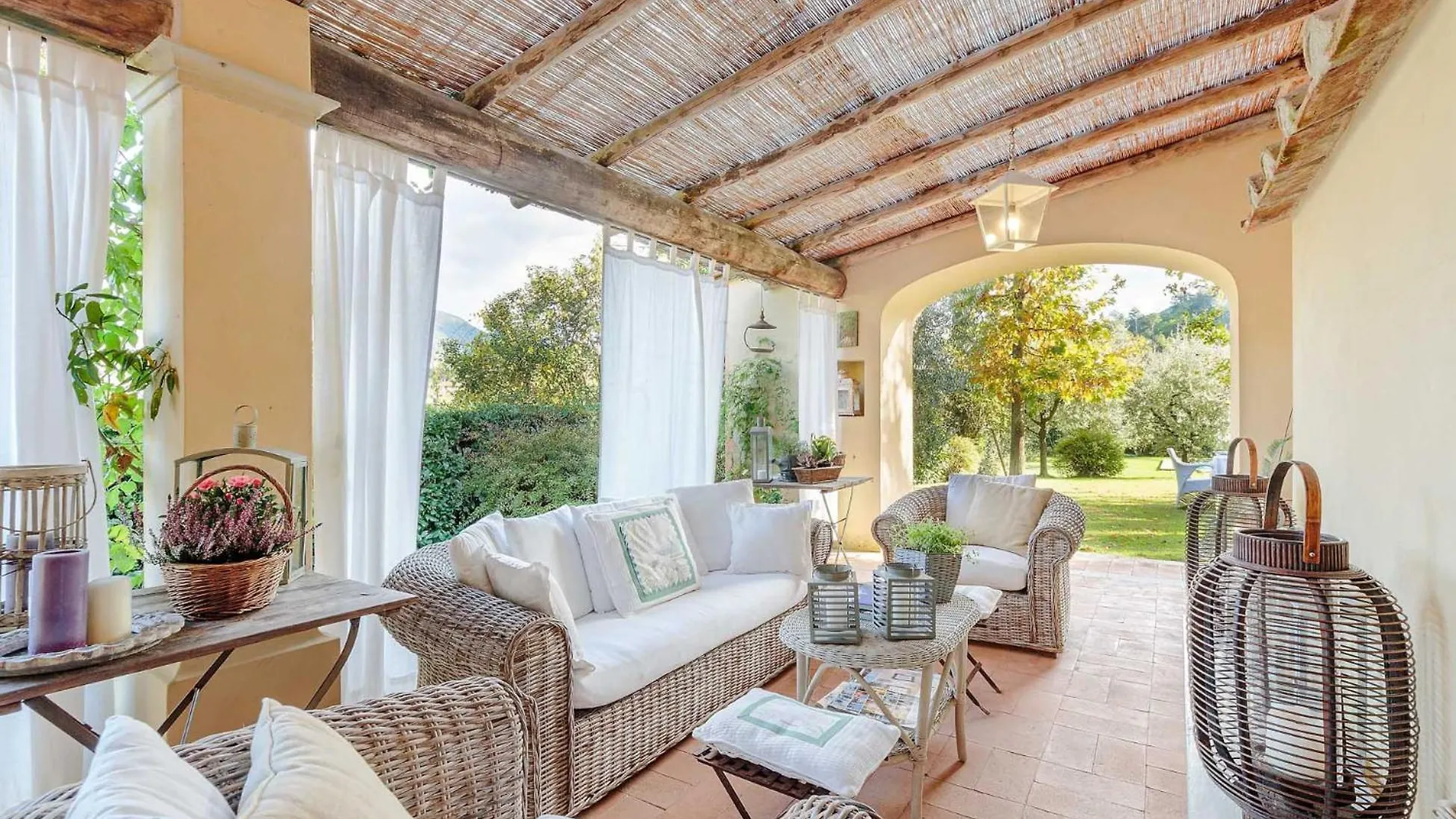 Villa Label, When Creativity Meets Style In Endless Romanticism Corsanico-Bargecchia